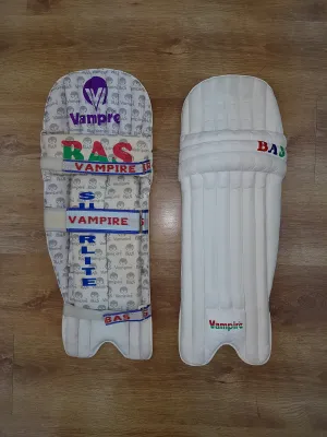 Cricket SUPERLITE Leg Guards - PU -